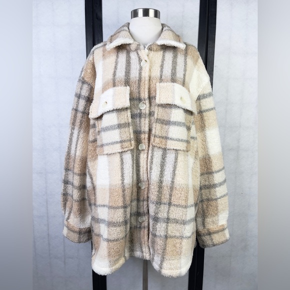 Abercrombie & Fitch Tops - Abercrombie & Fitch and plaid Shacket